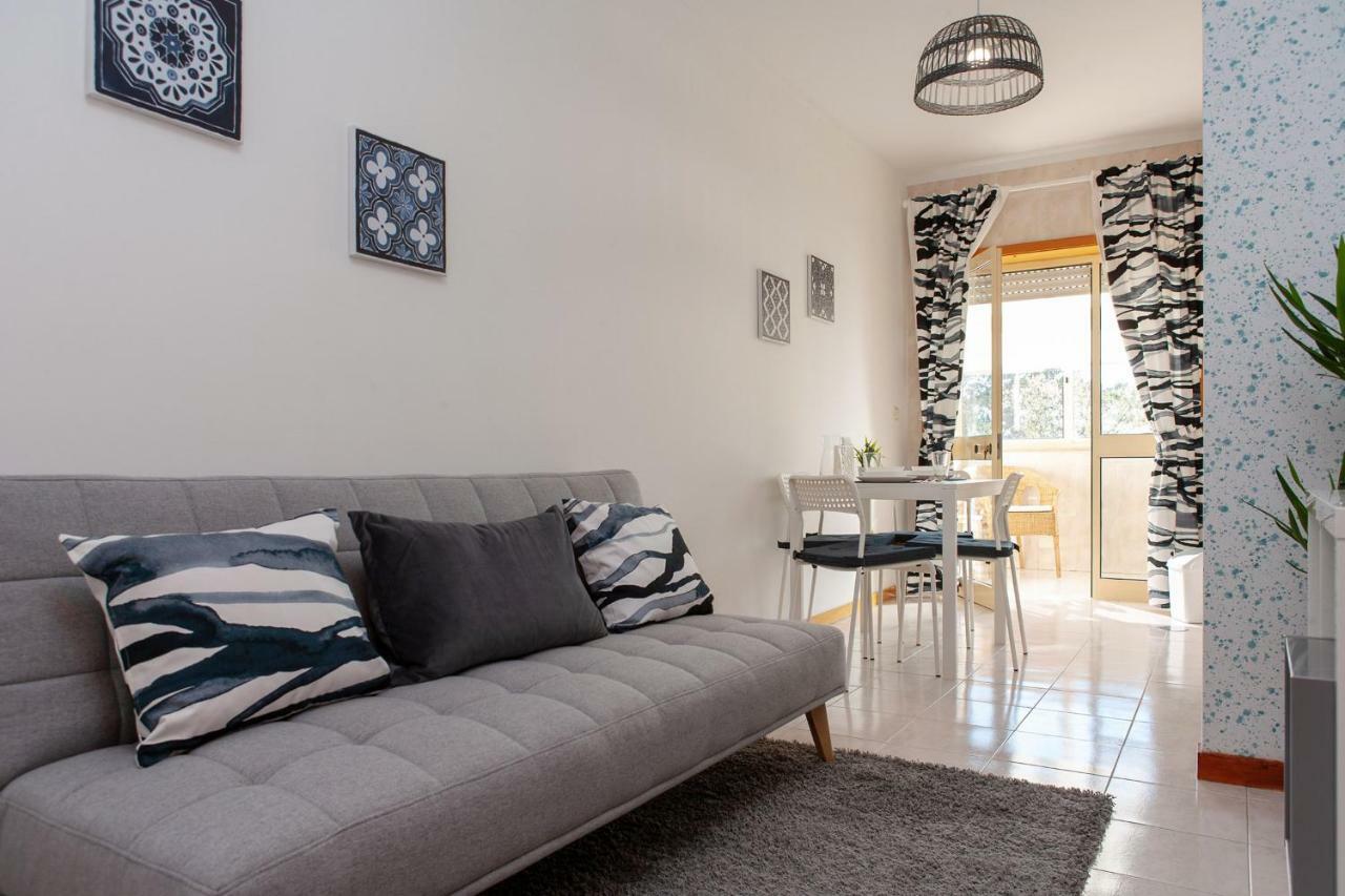 Sunny View To The Tower Apartment Porto Bagian luar foto