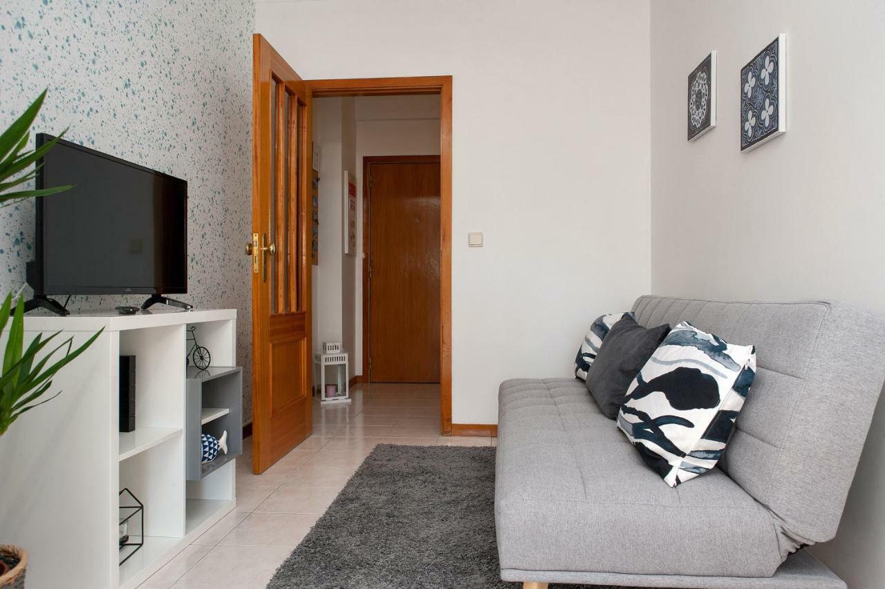 Sunny View To The Tower Apartment Porto Bagian luar foto