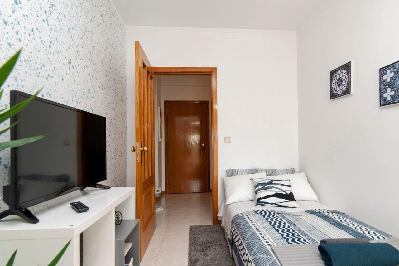 Sunny View To The Tower Apartment Porto Bagian luar foto