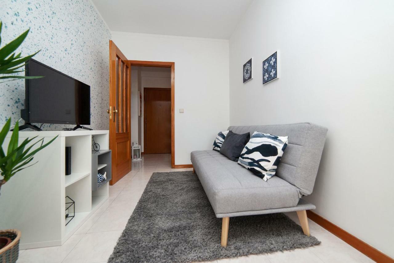Sunny View To The Tower Apartment Porto Bagian luar foto