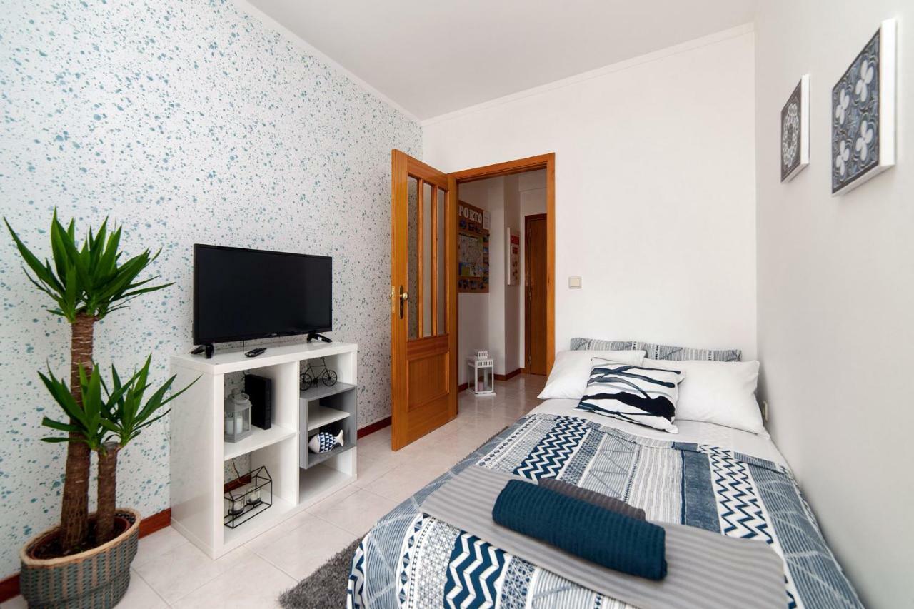 Sunny View To The Tower Apartment Porto Bagian luar foto
