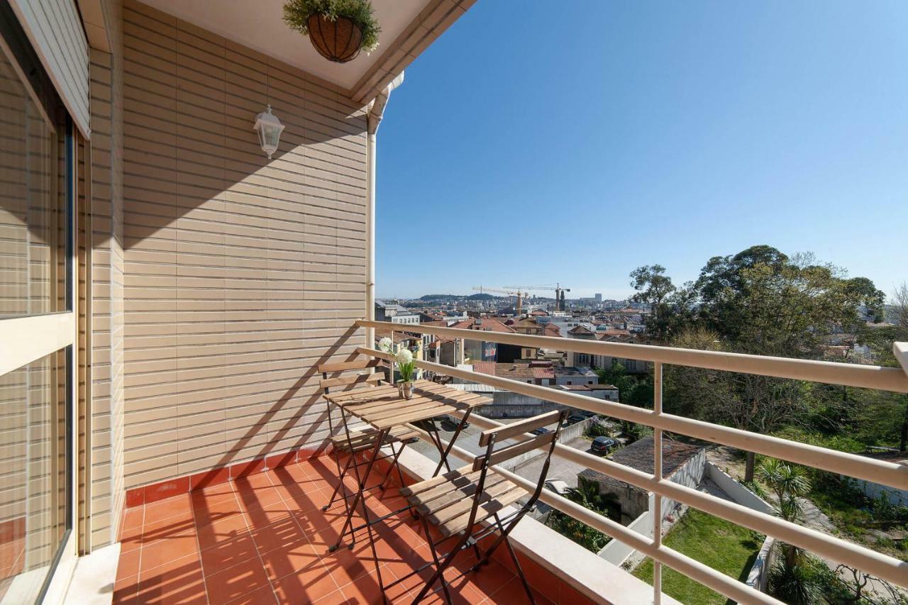 Sunny View To The Tower Apartment Porto Bagian luar foto