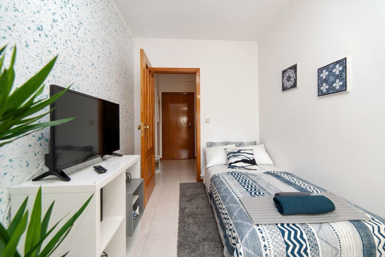Sunny View To The Tower Apartment Porto Bagian luar foto